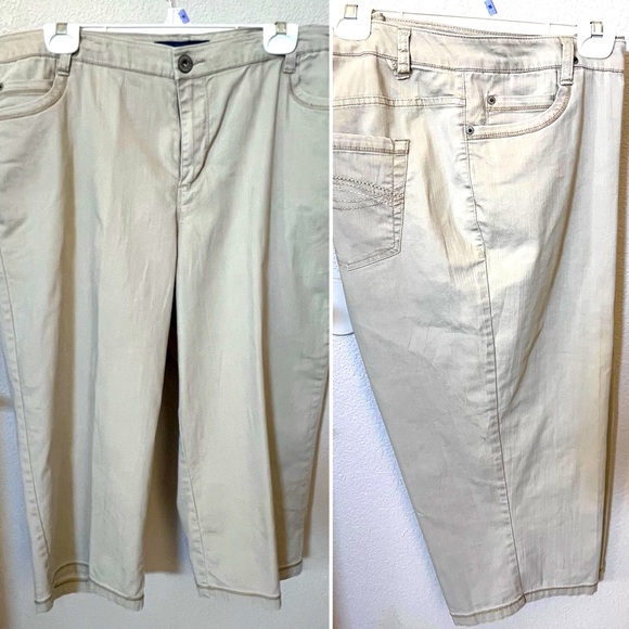 Avenue Pants - AVENUE Beige/Cream Capri Pants 
Size 18 Average EUC